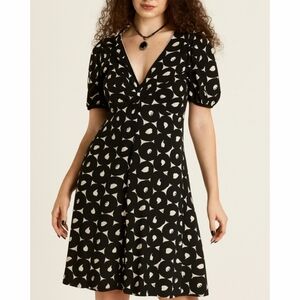 Max Studio Black and Cream Fit-and-Flare Long Sleeve Dress